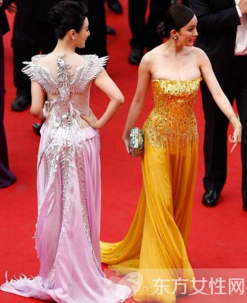 楊冪紅毯被保安驅(qū)逐出丑 揭女星為何喜歡蹭紅毯