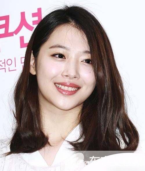 雪莉ktv照片事件真相曝光 凸點不雅照不堪入目