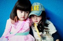 揭紀姿含父母及家庭背景照片 紀姿含與她竟是雙胞胎