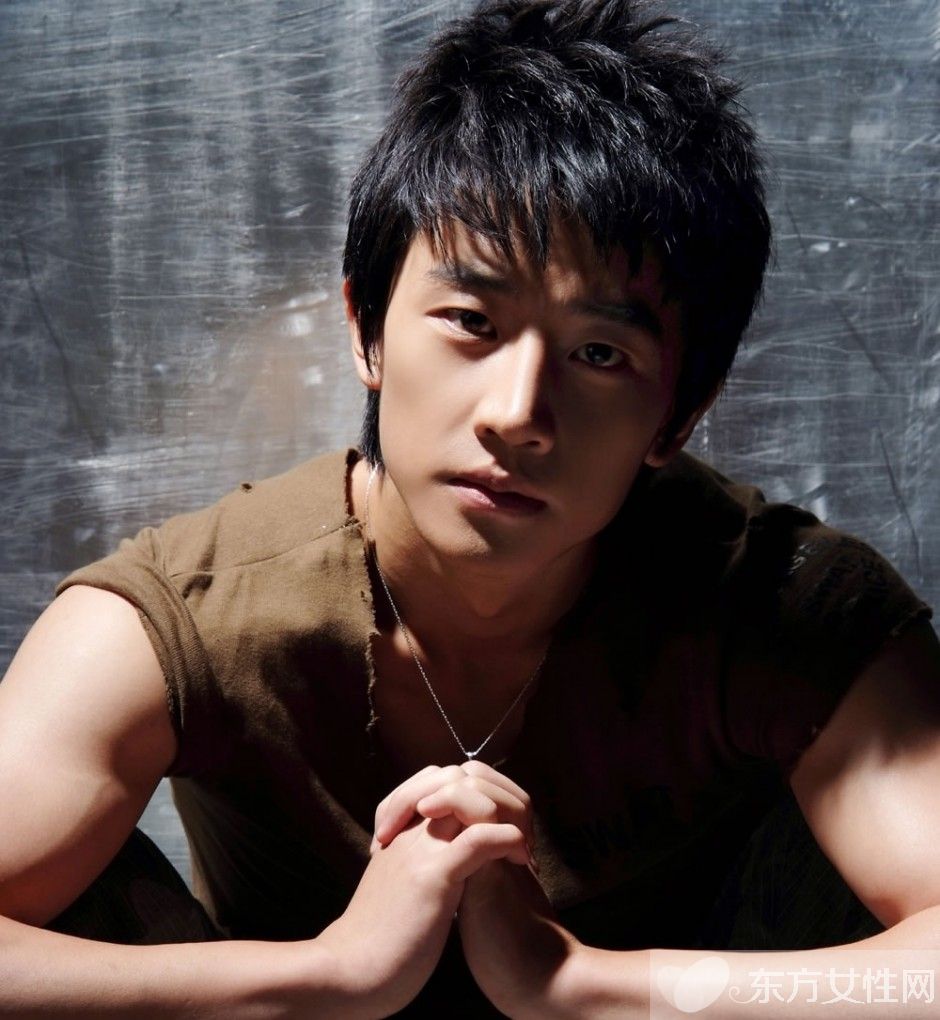 黃軒胡杏兒的婚紗照怎么回事 黃軒背景個人資料