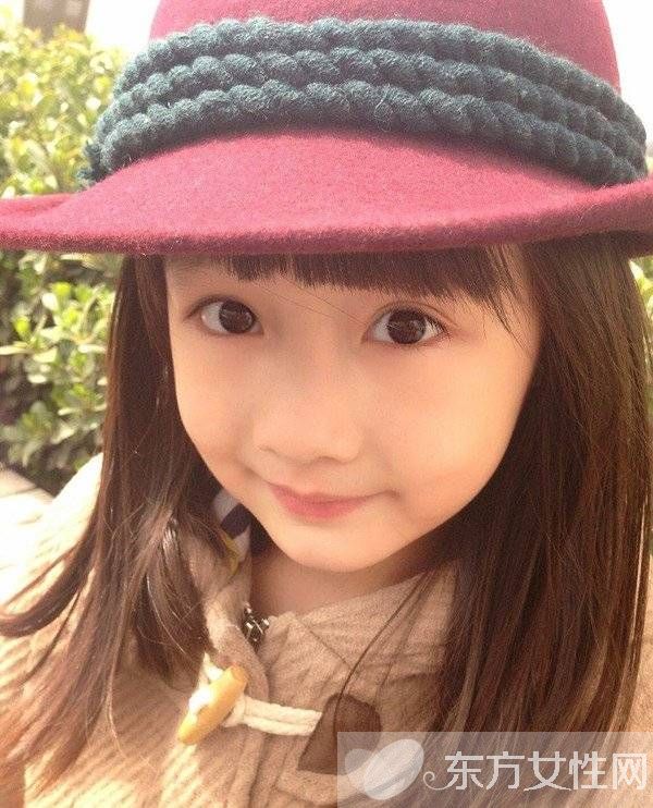 揭紀(jì)姿含父母及家庭背景照片 紀(jì)姿含與她竟是雙胞胎