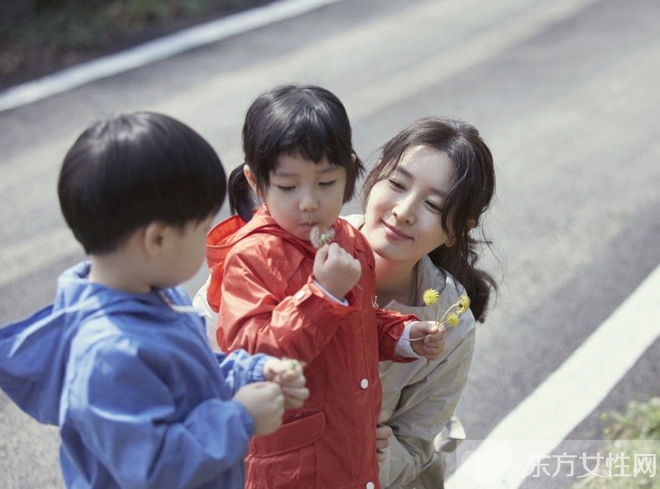 李英愛(ài)龍鳳胎兒女近照曝光 韓裔美國(guó)丈夫家底驚人