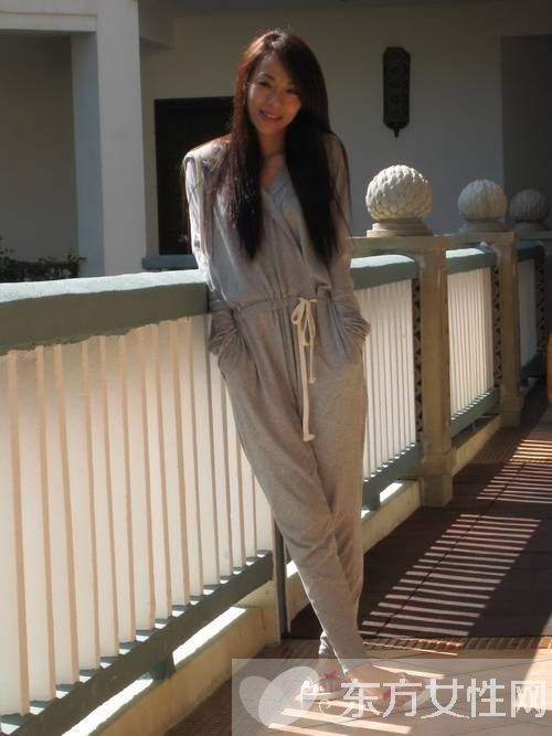 揭保劍鋒老婆何珈好家庭背景 兩人結婚照曝光網友稱好丑