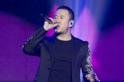 楊坤丁丁露骨床照大曝光 楊坤老婆個(gè)人資料遭扒