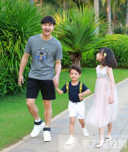 田亮葉一茜結(jié)婚照 女兒田雨橙一年學(xué)費(fèi)高達(dá)16萬