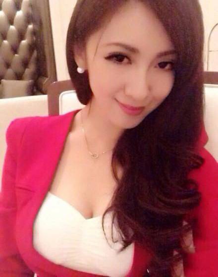 袁佳怡獻(xiàn)b門是什么 北大校花袁佳怡獻(xiàn)b門全套照