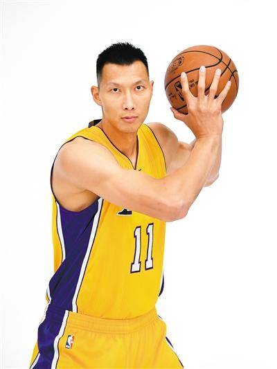 湖人將裁掉易建聯(lián) 阿聯(lián)短暫的湖人生涯