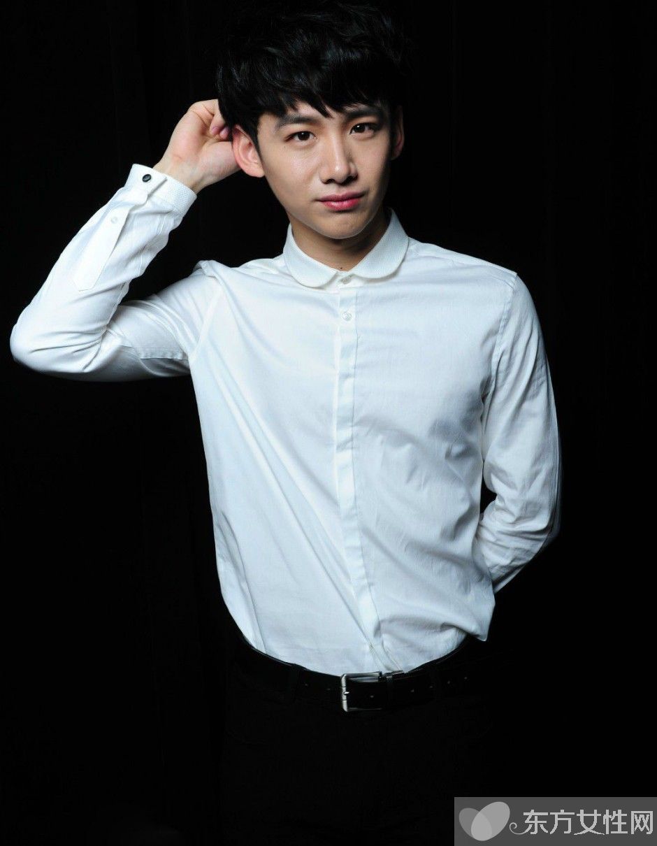 白敬亭的女朋友個人資料 自曝初吻經(jīng)歷驚倒粉絲