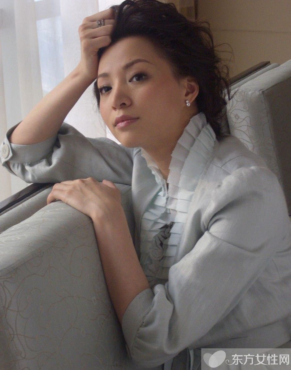 董卿與黃輝分手真相揭秘 美貌事業(yè)兼得為何遲遲未嫁