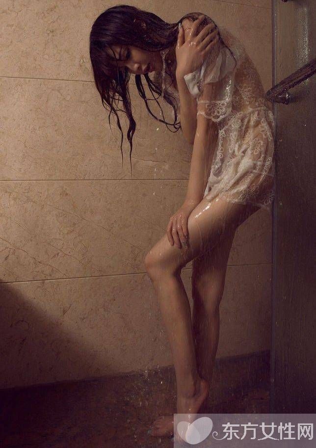 北舞?；▔裟萑阈愿袑懻?因酷似angelababy走紅