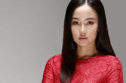 黃齡和老公的生活照曝光 黃齡家庭背景個(gè)人資料