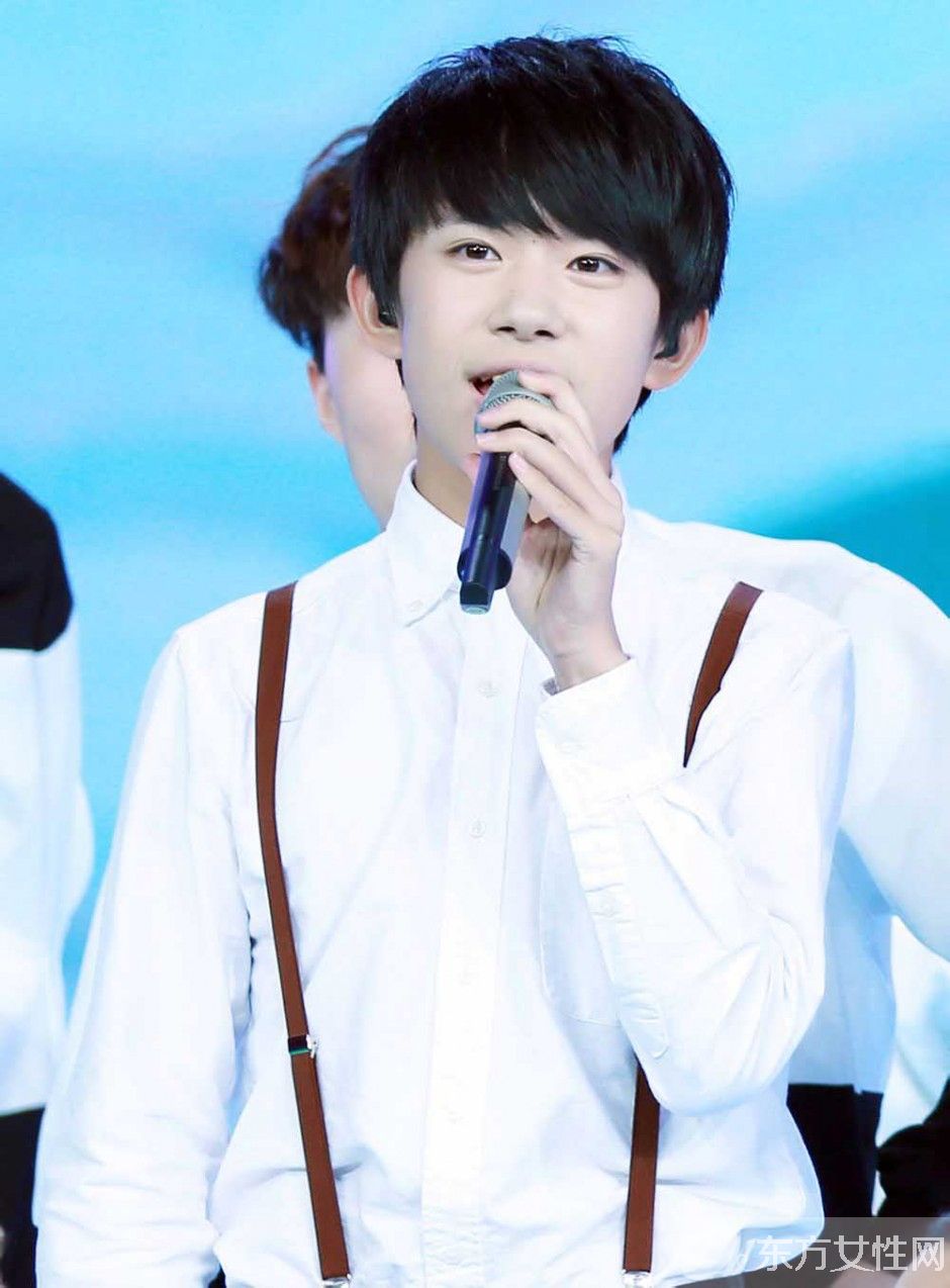 易烊千璽真實(shí)家庭背景 tfboys年收入居然這么高