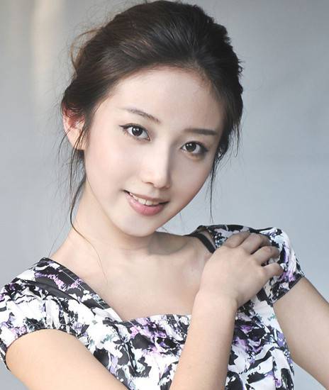 袁佳怡獻(xiàn)b門是什么 北大?；ㄔ砚I(xiàn)b門全套照