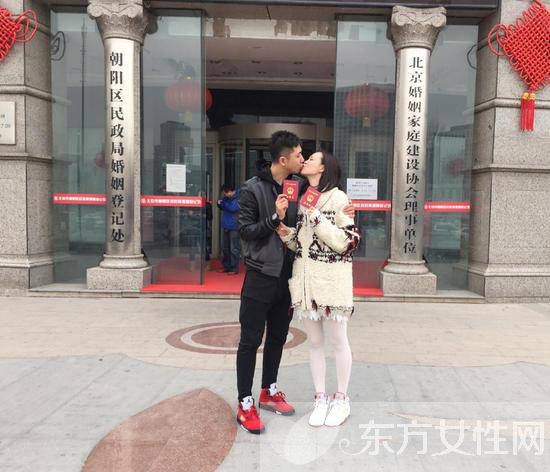 主持人李艾身高體重多少 李艾老公遭網(wǎng)友調(diào)侃經(jīng)紀(jì)人近水樓臺(tái)