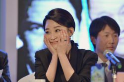 許晴大尺度全裸秀性感 凸點(diǎn)濕身喂奶照片曝光