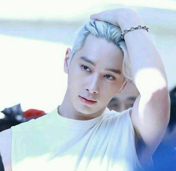 黃燦盛現(xiàn)任女友曝光 黃燦盛給2pm談柳巖