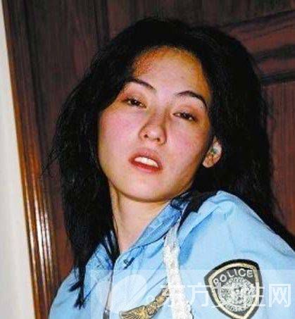 張柏芝運(yùn)動(dòng)裝素顏擠地鐵少女氣息十足 張柏芝門(mén)照艷全集圖片