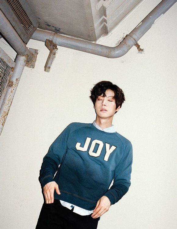 安宰賢鄭秀晶情侶畫報(bào)曝光 揭安宰賢鄭秀晶關(guān)系