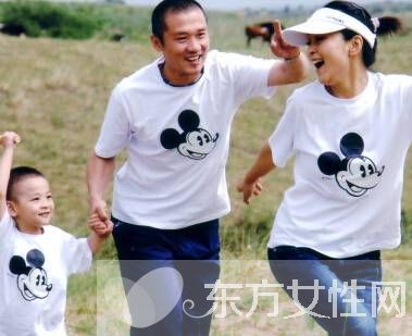 黃志忠現(xiàn)任老婆柯藍(lán)資料 黃志忠前妻何音稱(chēng)還是好朋友