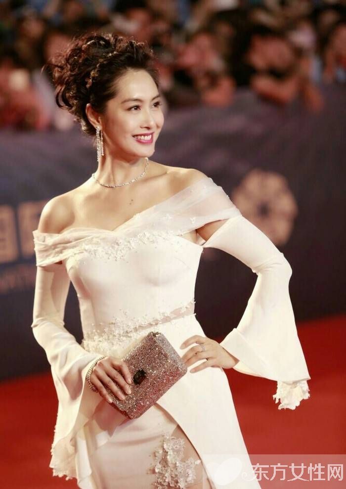 朱茵談昔日演三級片是被導(dǎo)演騙去 朱茵個人資料曝光