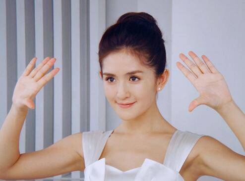 到底當(dāng)紅主持人謝娜多大了 謝娜何炅工資排名大揭秘