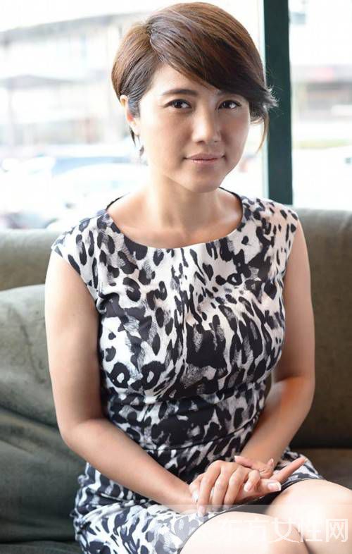 顏丙燕個人資料老公是誰 揭顏丙燕為什么不紅