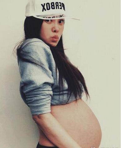 伊能靜身高三圍多少 揭漂亮孕媽早年露點(diǎn)照曝光