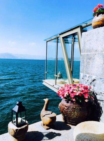 58歲楊麗萍近照如少女 豪宅 月亮宮 美如仙境