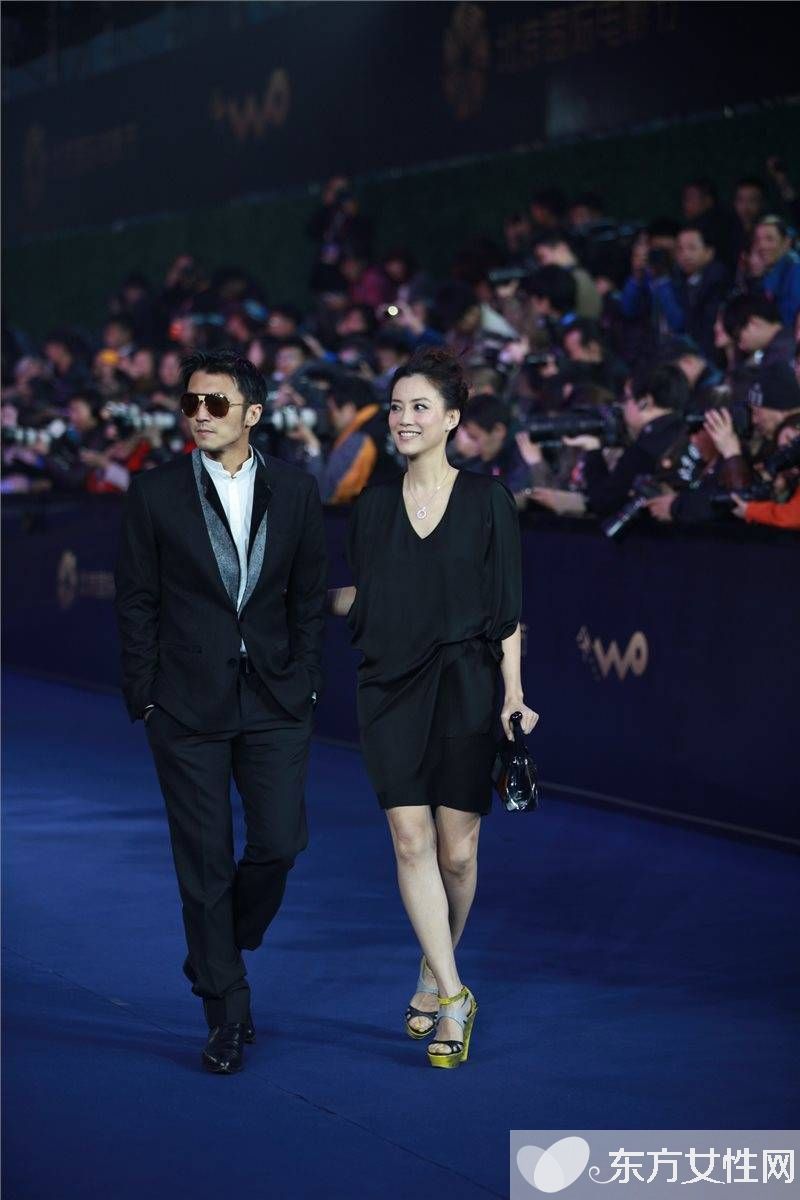 霍汶希微博心疼謝霆鋒太辛苦 揭秘霍汶希和謝霆鋒什么關(guān)系