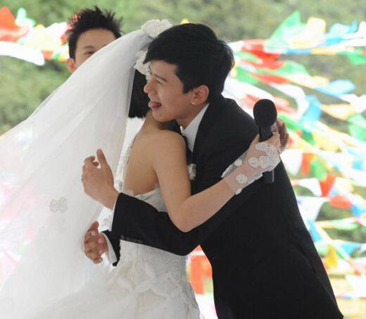 到底當(dāng)紅主持人謝娜多大了 謝娜何炅工資排名大揭秘