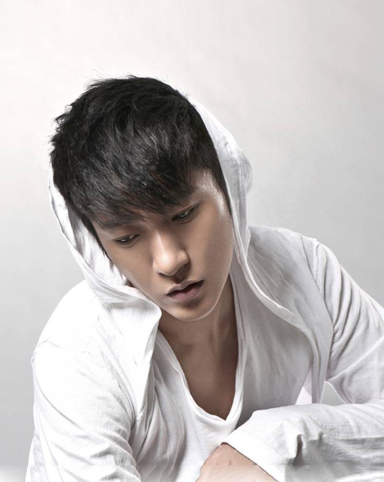 李宇春男友李炳辰大有來(lái)頭 盤點(diǎn)李宇春的緋聞男友們