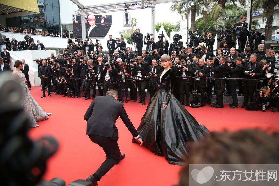 李宇春富豪男朋友煤老板照片 李宇春罕見婚紗照曝光