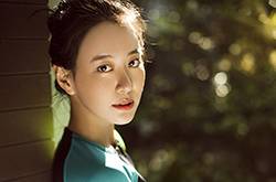 偽裝者王樂君多大年紀(jì)了 王樂君性感泳裝圖片優(yōu)美動人