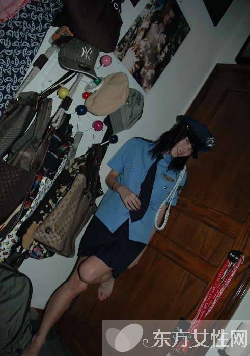 張柏芝運(yùn)動裝素顏擠地鐵少女氣息十足 張柏芝門照艷全集圖片