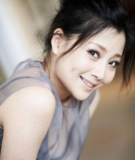 殷桃的現(xiàn)任丈夫背景資料 替父還債陷 包養(yǎng)門 真相