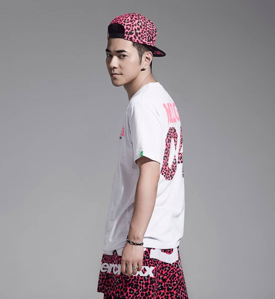 主持人李晨老婆趙瓊背景資料 李晨連發(fā)三條微博報母子平安