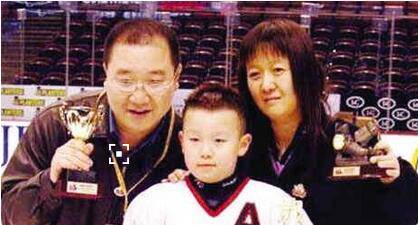 英達(dá)現(xiàn)任老婆是誰(shuí) 與前妻宋丹丹離婚內(nèi)幕曝光