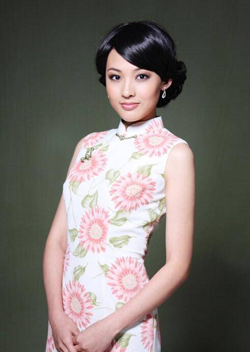 鄭羅茜個(gè)人資料  領(lǐng)家御姐 鄭羅茜蠻腰細(xì)腿被贊好身材