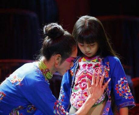 小彩旗老公是誰 楊麗萍外甥女小彩旗成名之路大揭秘