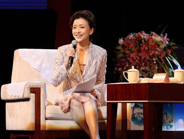 楊瀾老公吳征簡(jiǎn)介曝光 節(jié)目中遭老公高調(diào)示愛(ài)