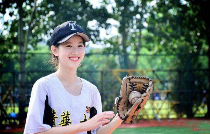 章澤天爸爸章麗厚背景資料 揭章澤天歷任前男友資料