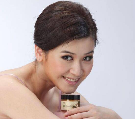 黃海冰現(xiàn)任老婆甄錫個人資料 甄錫私下生活照曝光