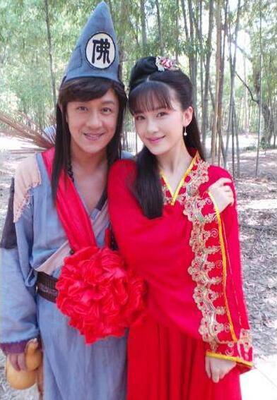 她也是中戲?；?卻怎么也紅不起來