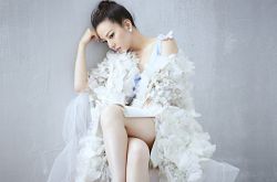 盤點(diǎn)趙薇演過(guò)的電視劇 趙薇生日否認(rèn)范冰冰漂亮