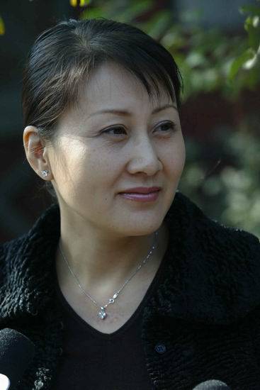 張凱麗老公張建全首曝光 張凱麗自曝家里都是老公張建全管錢