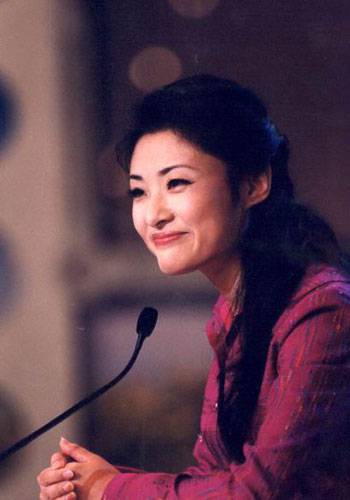 央視主持人周濤簡歷 主持人周濤老公路云照片