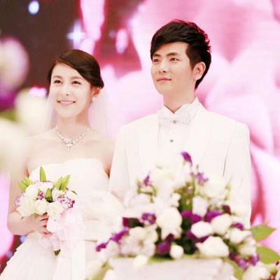 張曉龍妻子照片曝光  溫太醫(yī) 張曉龍否認(rèn)與陳思斯戀愛