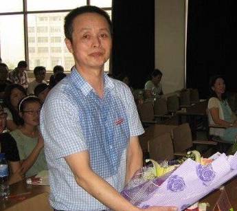 章澤天爸爸章麗厚背景資料 揭章澤天歷任前男友資料