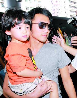 謝霆鋒兒子被鑒定非親生 曝謝霆鋒遭小兒子拒見