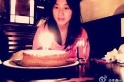 主持人李晨老婆趙瓊背景資料 李晨連發(fā)三條微博報(bào)母子平安